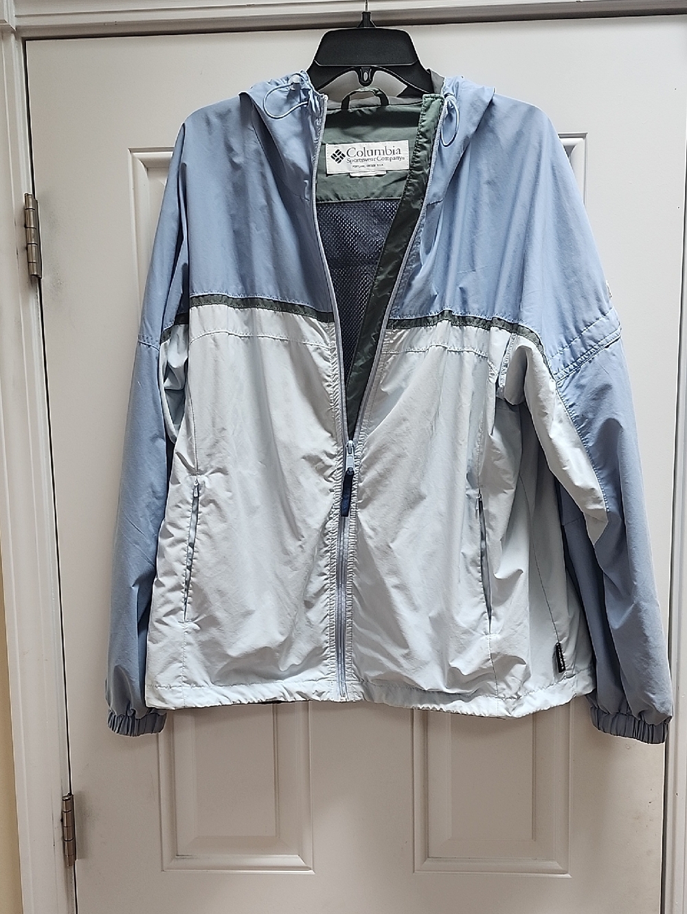 Columbia Two-Tone Light Blue Windbreaker Jacket